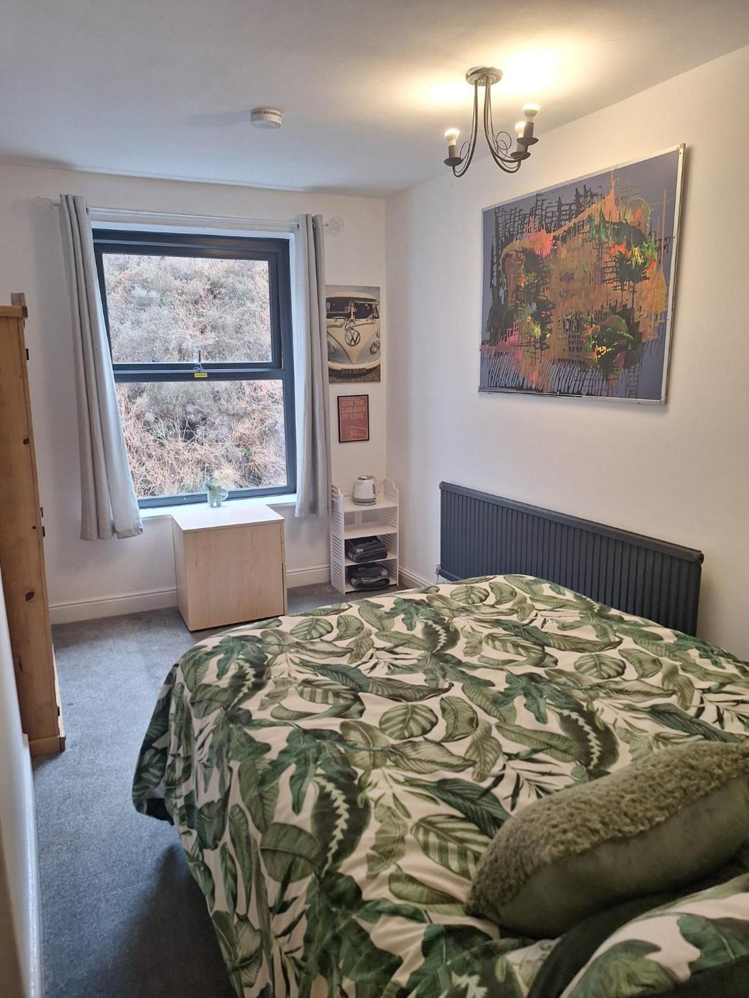 Todmorden Bed & Breakfast - The Toothless Mog Walsden Kültér fotó