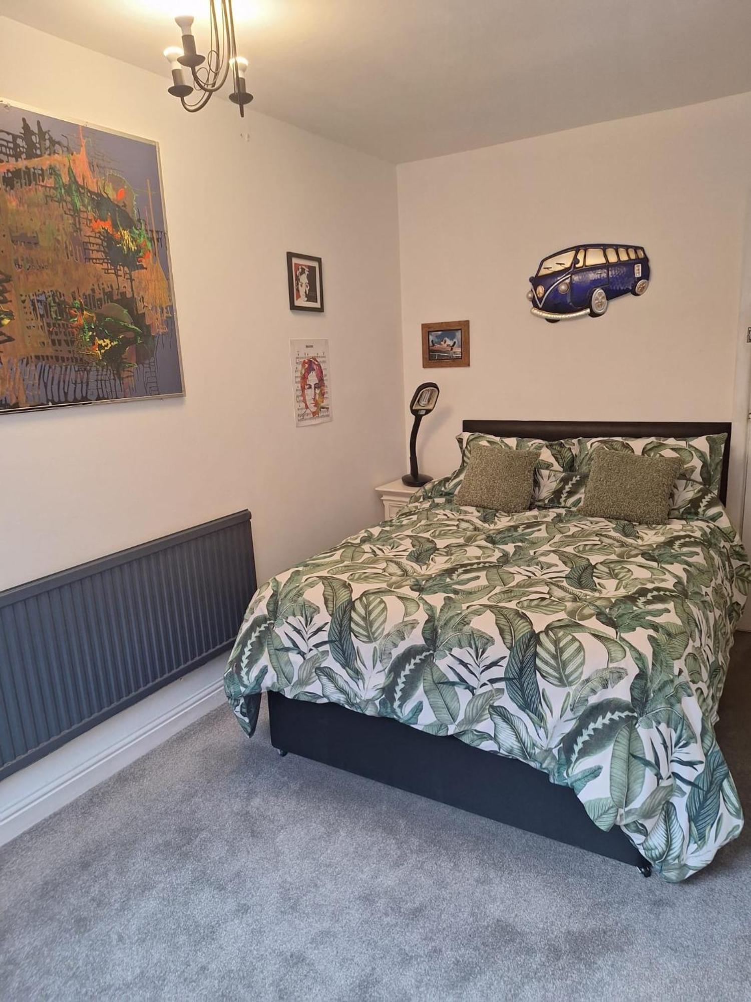 Todmorden Bed & Breakfast - The Toothless Mog Walsden Kültér fotó